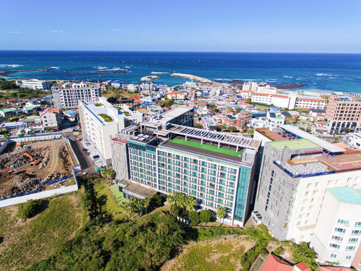 Ramada By Wyndham Jeju Hamdeok Exterior foto