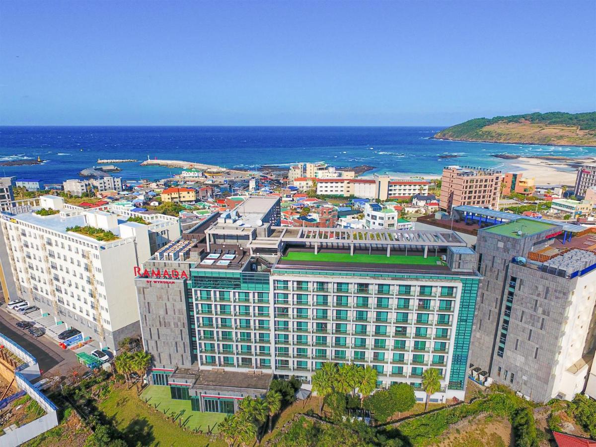 Ramada By Wyndham Jeju Hamdeok Exterior foto
