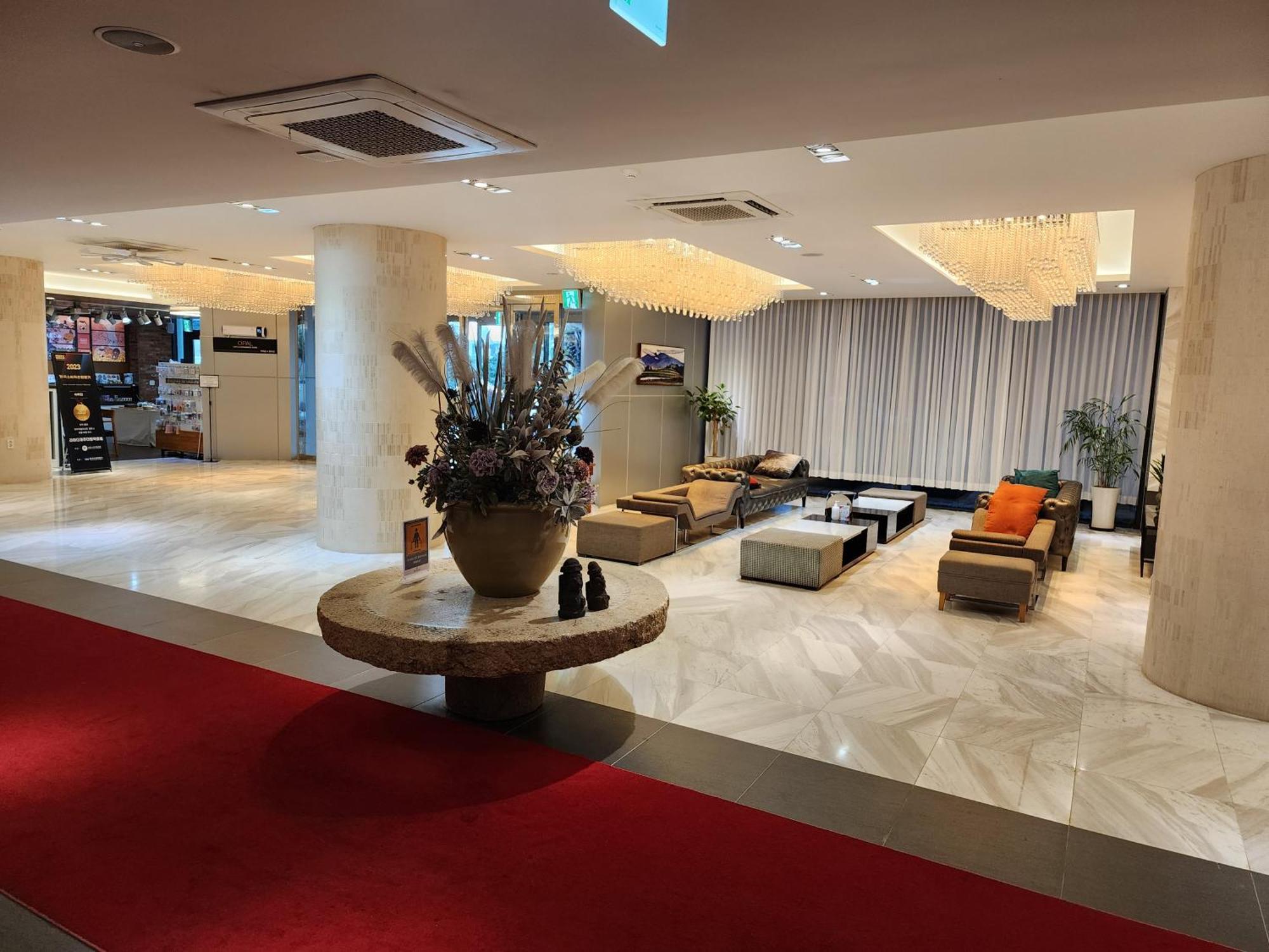 Ramada By Wyndham Jeju Hamdeok Exterior foto