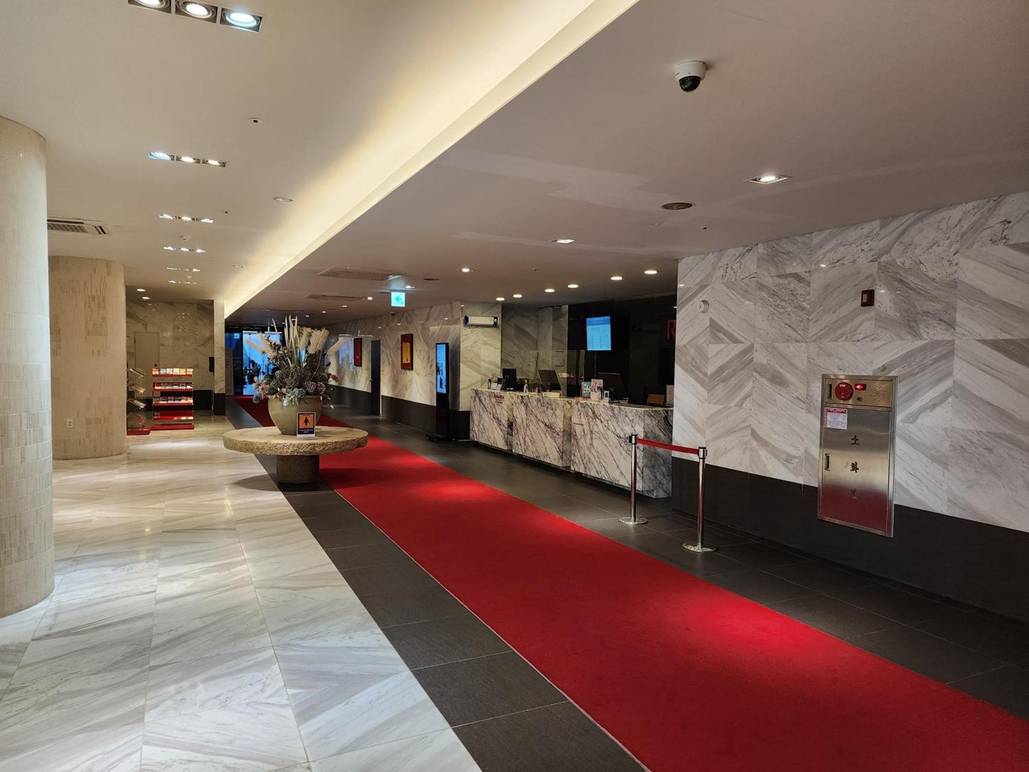 Ramada By Wyndham Jeju Hamdeok Exterior foto