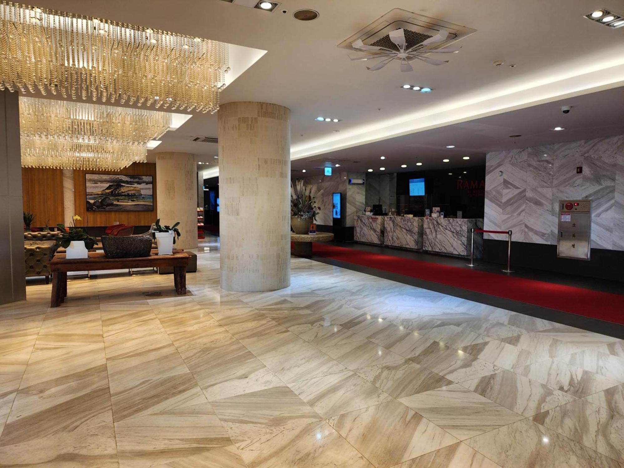 Ramada By Wyndham Jeju Hamdeok Exterior foto