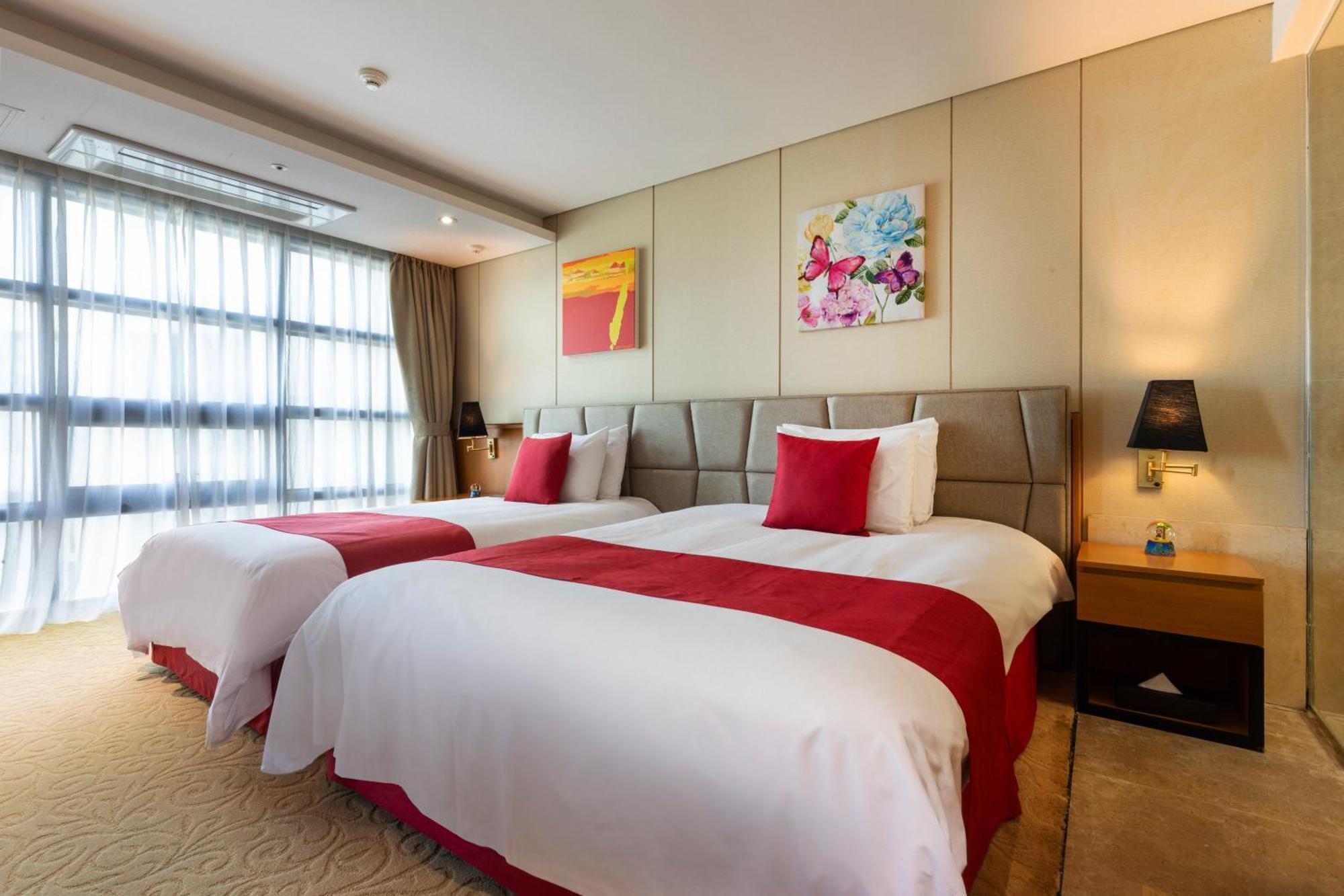 Ramada By Wyndham Jeju Hamdeok Exterior foto