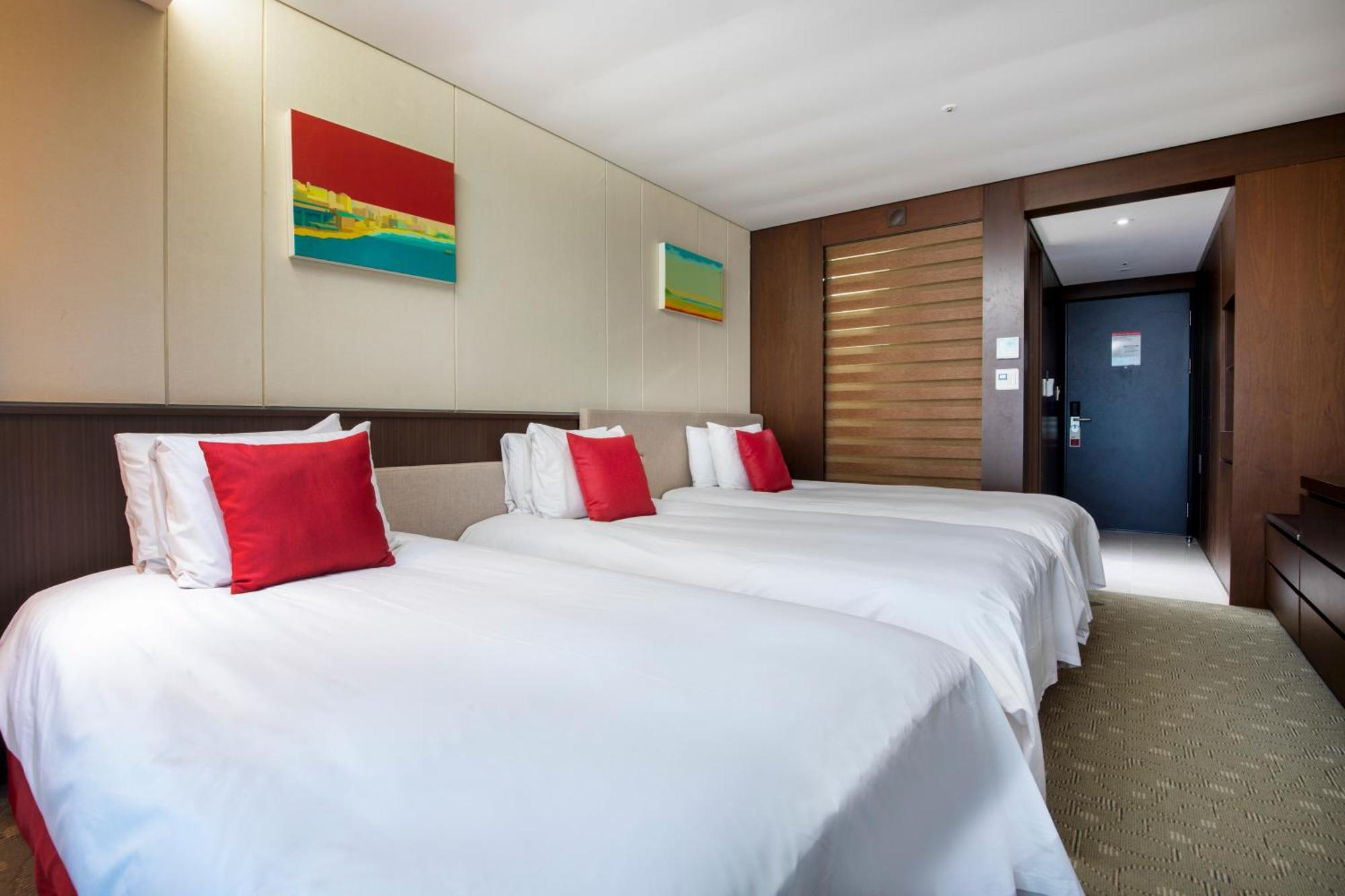 Ramada By Wyndham Jeju Hamdeok Exterior foto
